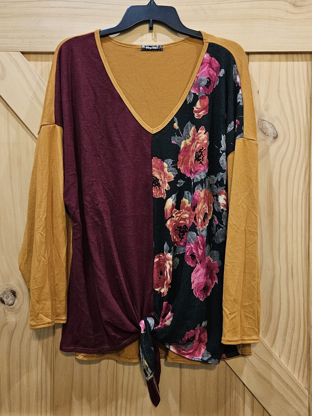 NWOT | Story Teller Floral Colorblock V-Neck Tie Front Top | Size 2X